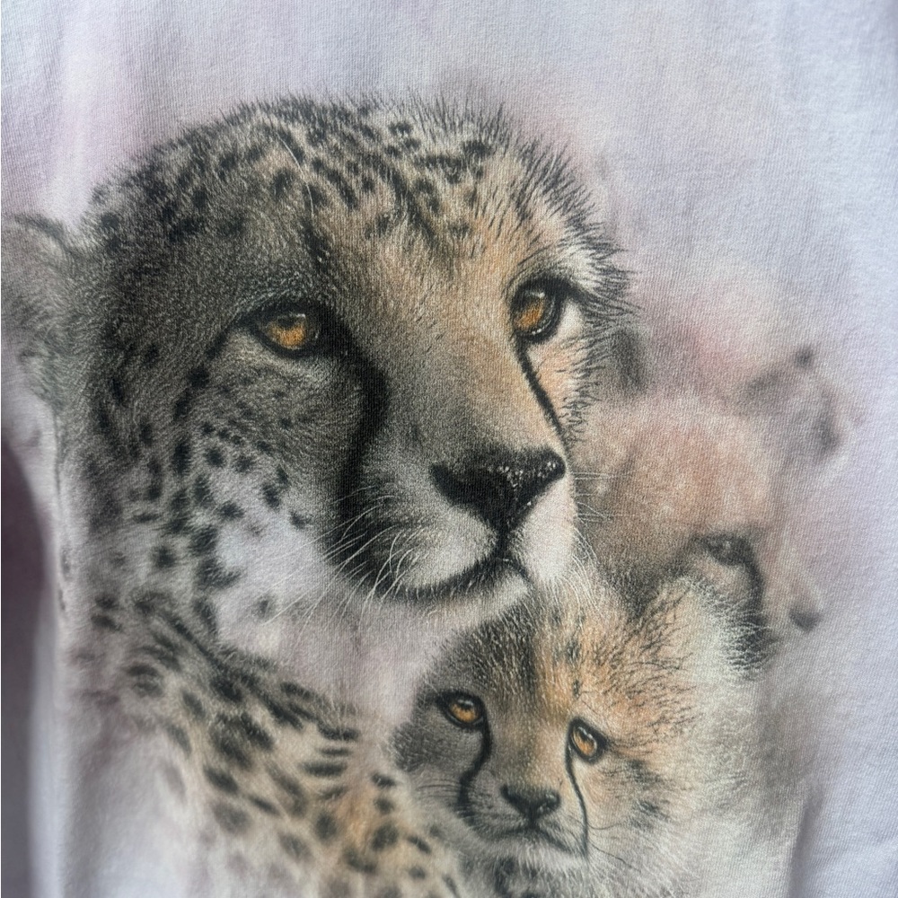 The Mountain Cheetah T-Shirt - Light Purple - Picture 2 of 5